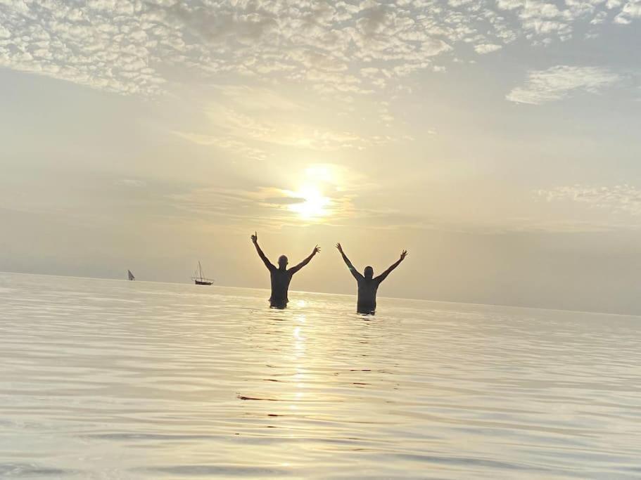 Lui Ushongo Beach House Pangani Buitenkant foto